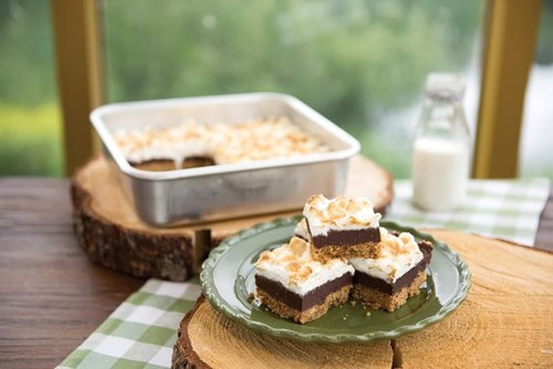 Nordic Ware Square Cake Pan - Natural Aluminum Construction | 9 x 9 Inches for Perfect Baking