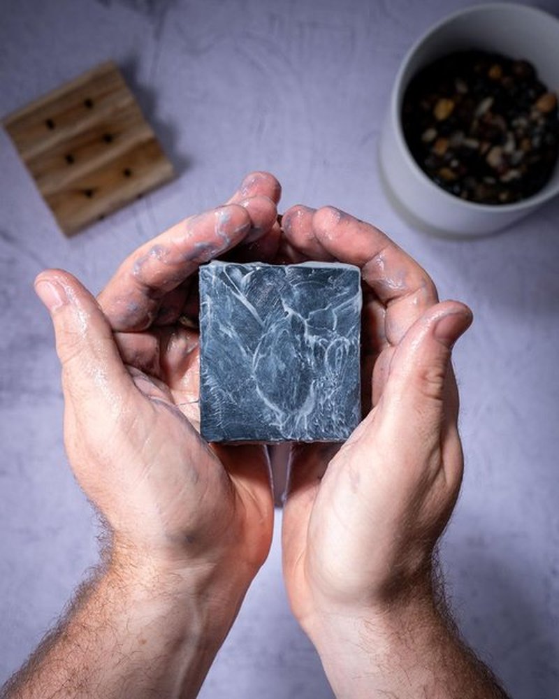 RICH'S BACKYARD All-Natural Handcrafted Beef Tallow Soap – Moisturizing & Deep Cleansing | Charcoal & Peppermint Oil | No Artificial Ingredients | Sustainably Sourced | 7 oz Bar