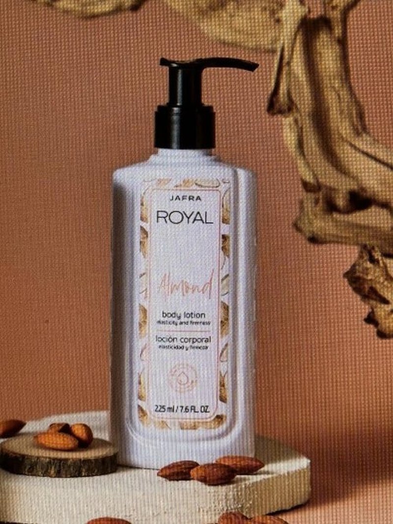 JAFRA ROYAL ALMOND HYDRATING BODY LOTION 250 ML 8.4 FL. OZ. LOCION HIDRATANTE PARA EL CUERPO.