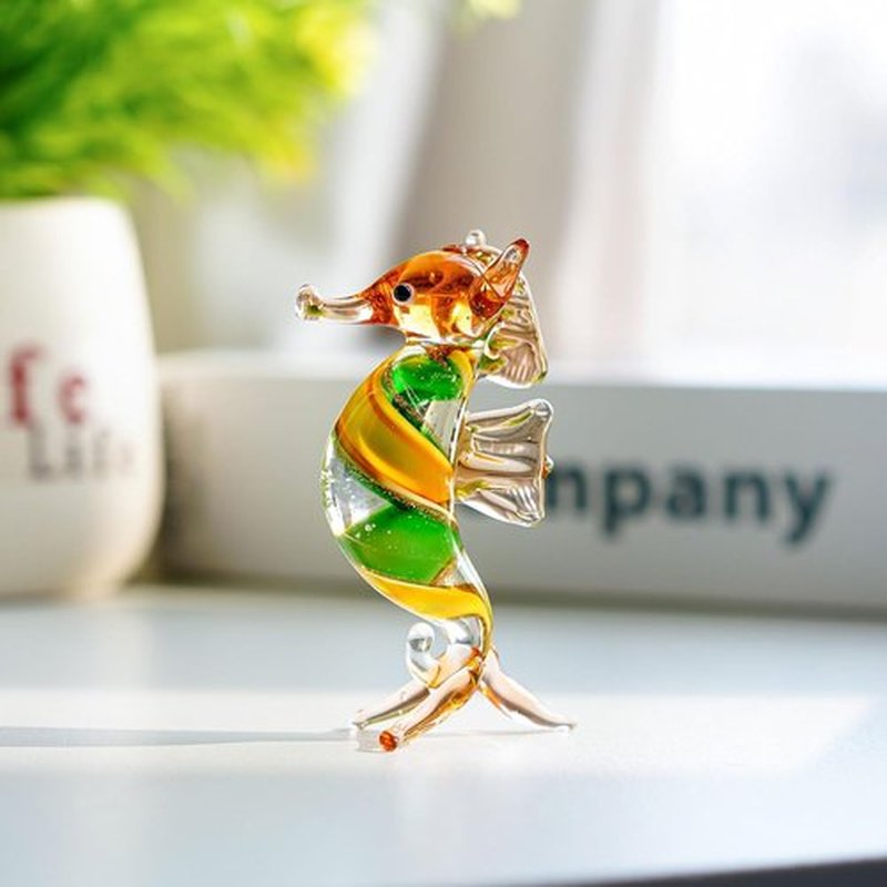 HDCRYSTALGIFTS Seahorse Glass Figurine - Handmade 3'' Miniature Ocean Decor Collectible Gift