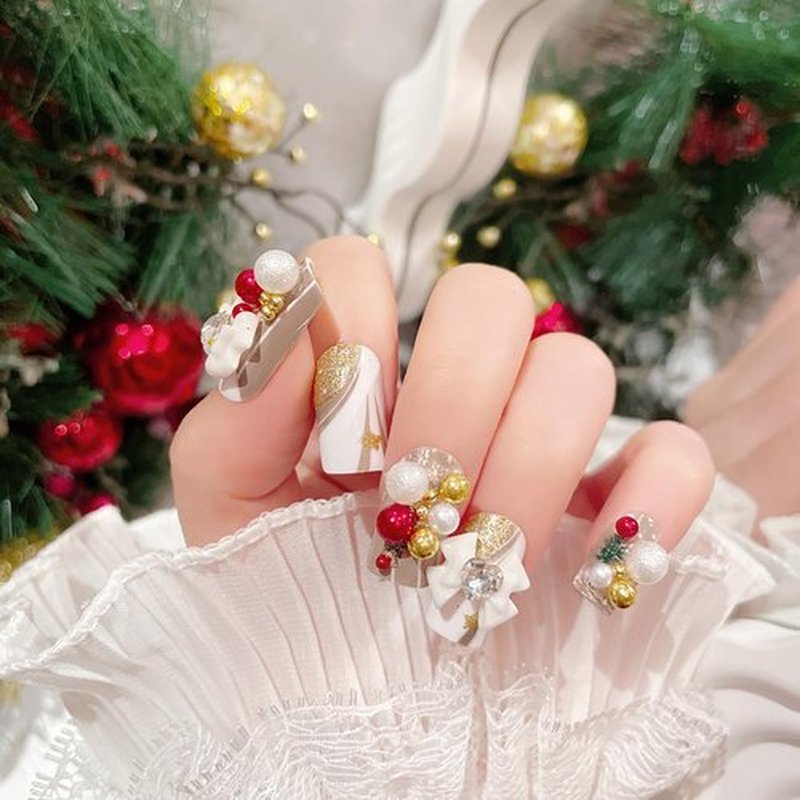 KKUUOO Medium Christmas Fake Nails Handmade Press on Nails Gold Glitter & Bow Design False Nails Pearl Press on Nails Full Cover Stick on Nails Glossy Acrylic Nails for Women and Girls 24Pcs