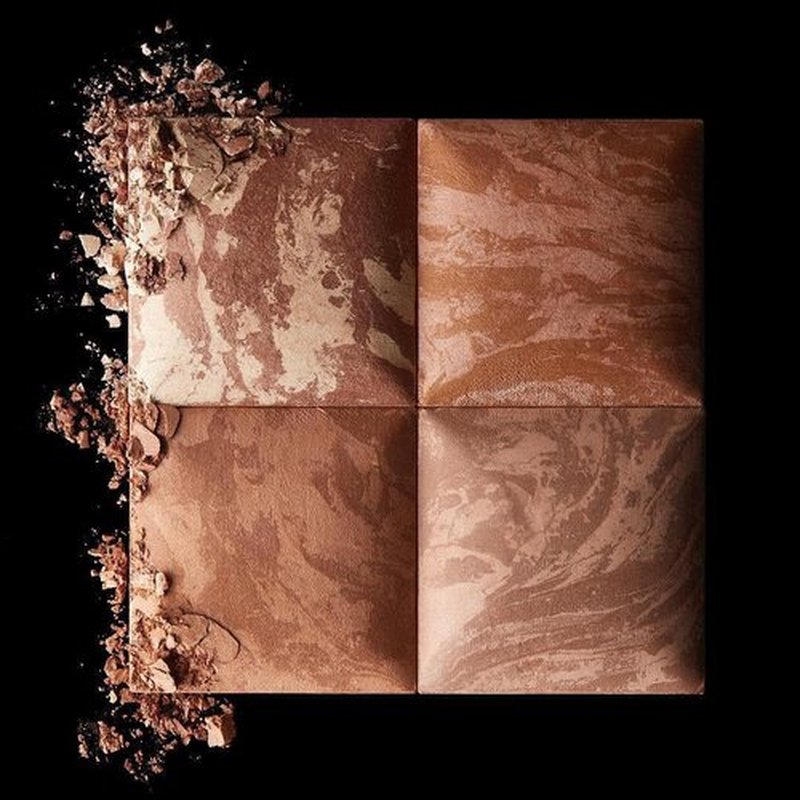 Hourglass Ambient Lighting Bronzer - Luminous Bronze Light for a Natural Sun-Kissed Glow