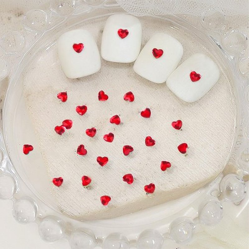 CHANGAR 500Pcs Heart Nail Rhinestones 3mm Love Nail Charms Valentine Heart Flatback Rhinestones for Women Nail Design Crafting DIY Nail Jewelry (Red)