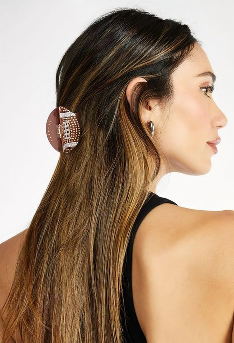HolidayQbee Brown Acrylic Hair Clips For Women With Football Hair Clip Sport Brown Hair Clip With Claw Fashion Strong Hair Fix Claw Clips
