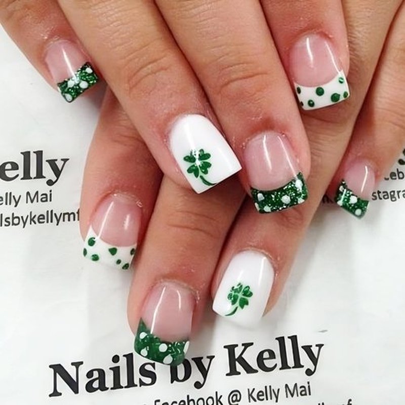 24Pcs St. Patrick's Day Press on Nails Square Medium Fake Nails Glitter French Tip False Nails with Green Shamrock Designs Full Cover Nail Tips Acrylic Nails St. Patrick's Day Glue on Nails for Women