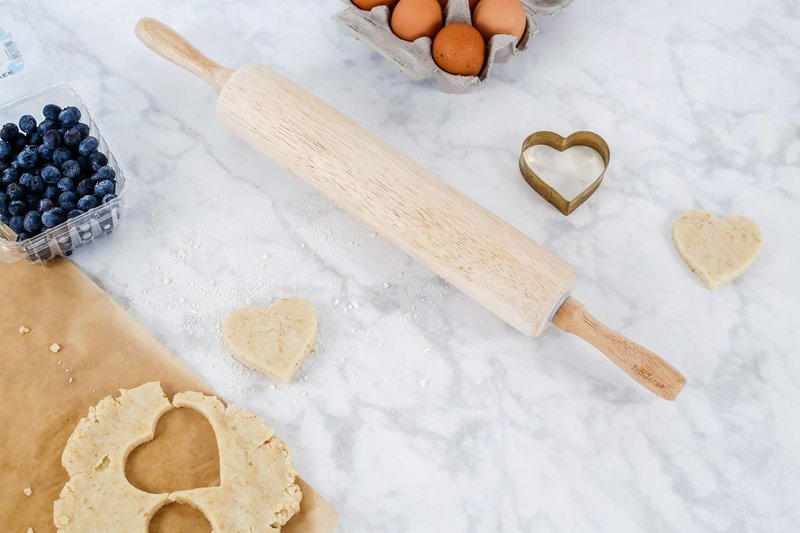 Classic Wood Rolling Pin - 20-Inch Baker's Tool for Pizza Dough, Cookies, Pastries & Pasta