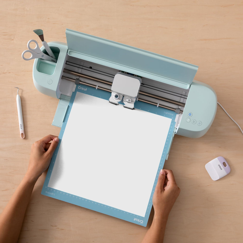 Cricut® Value Permanent Vinyl, White (12 in x 10 ft)