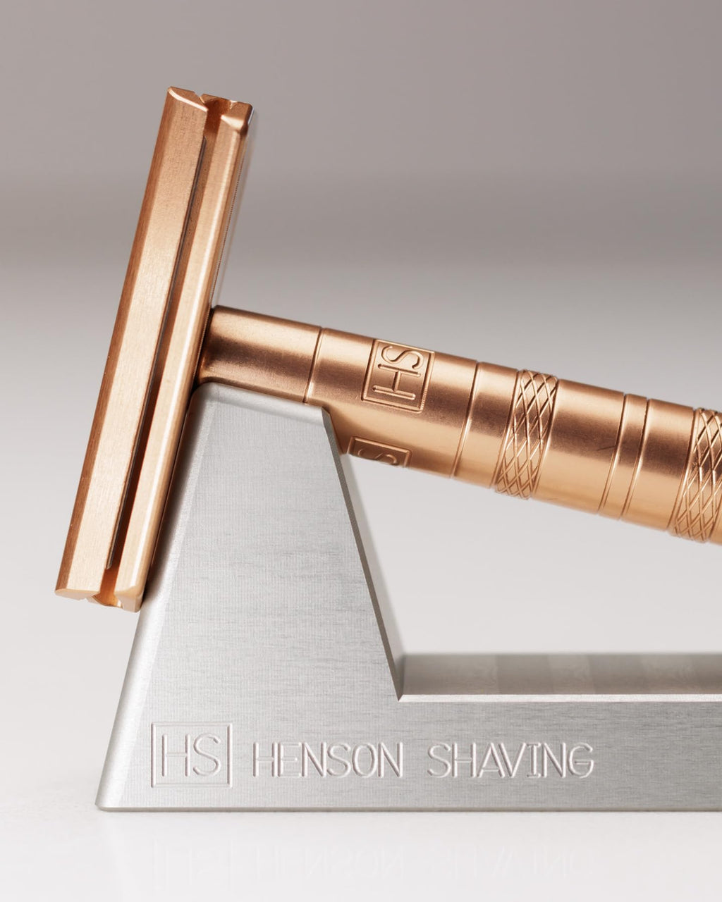 Henson Shaving Machined Aluminum Safety Razor Stand Weighted Non-Slip Base Holder for Optimal Drying Angle - Countertop Storage for Henson Razors