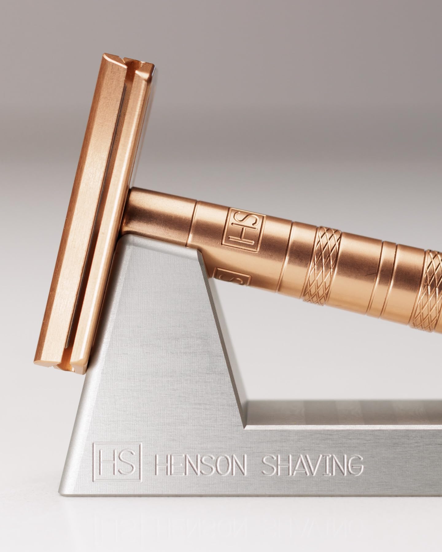 Henson Shaving Machined Aluminum Safety Razor Stand Weighted Non-Slip Base Holder for Optimal Drying Angle - Countertop Storage for Henson Razors