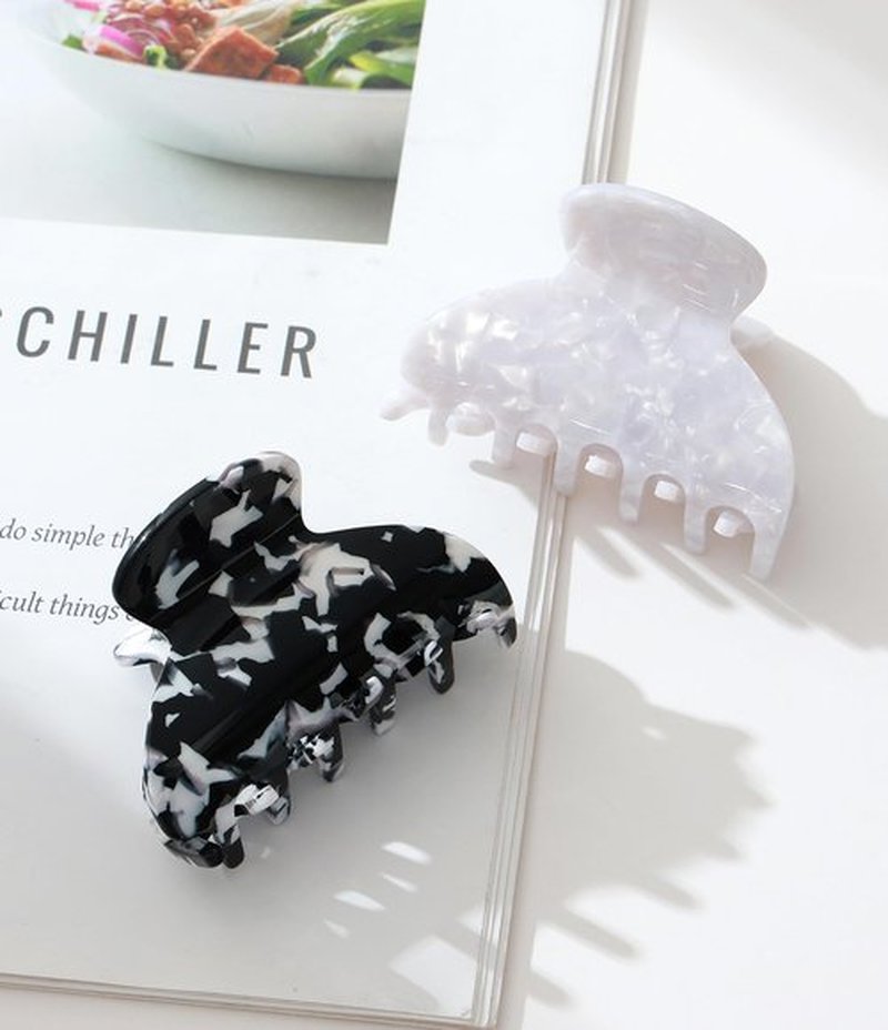 2 Pcs Small Medium Hair Claw Clips for Women Tortoise Shell Claw Hair Clips for Thin Fine Medium Thick Hair