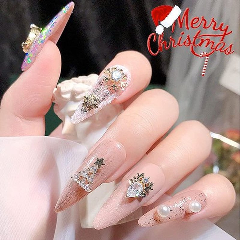 12pcs Christmas Nail Charms,Alloy Chrismas Nail Art Charms Nail Gems Nail Rhinestones Shiny Zircon Snowflake Elk Xmas Tree Chrismas Garland Nail Decor Rhinestones for Nails Jewelry Women Nail Supplies