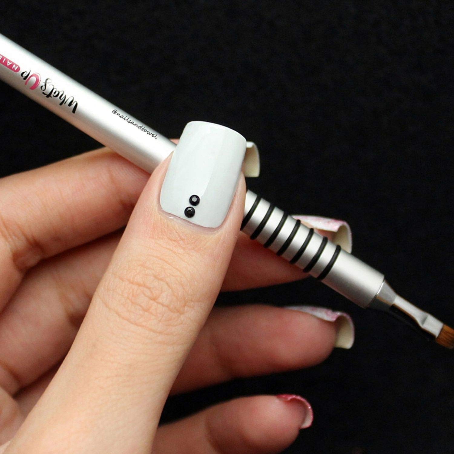 Whats Up Nails - Pure Color #4 Angular Brush for Clean Up Cuticles Skin Around Nail