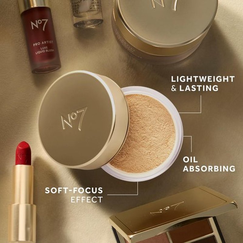 No7 Pro Artist Loose Setting Powder - Soft-Focus Translucent Powder to Help Blur Imperfections & Absorb Oil - Creates a Sheer Veil on the Skin and Helps Makeup Last - Translucent (0.95 oz)