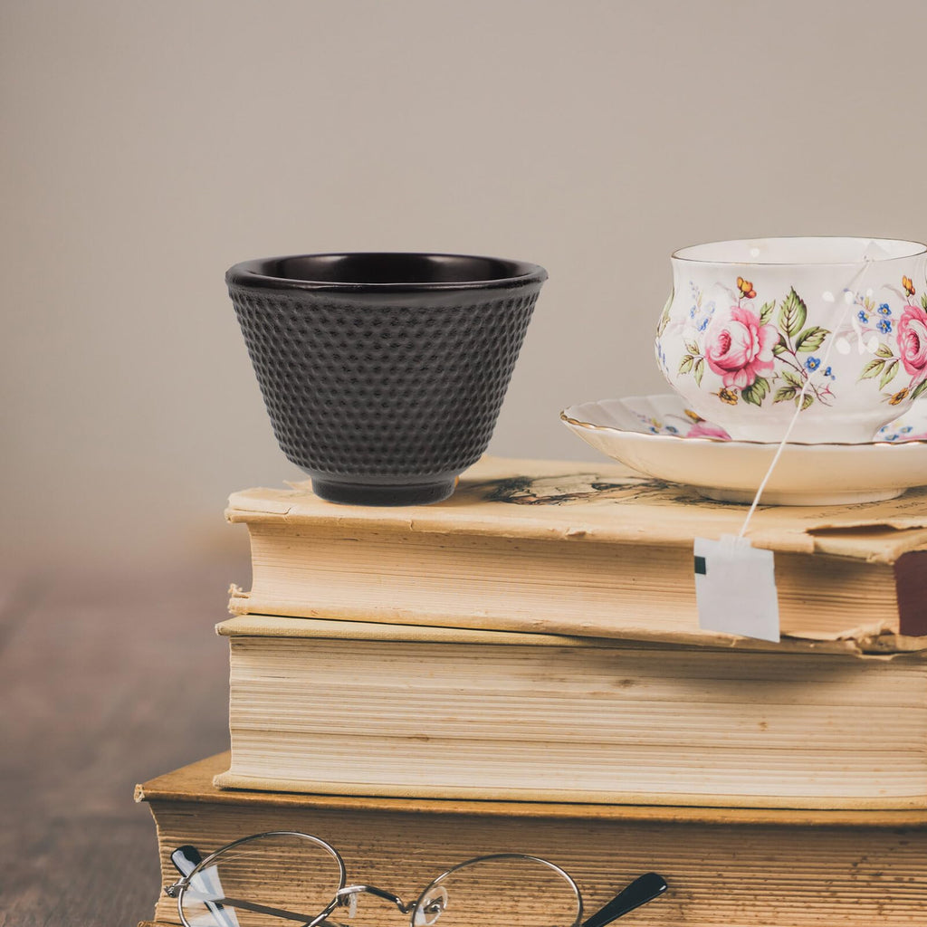 Angoily 2pcs Japanese Tea Cup Black Cups Japanese Cast Iron Tea Set Chinese Retro Kung Fu Teacup Handcraft Mugs Set for Households, Offices
