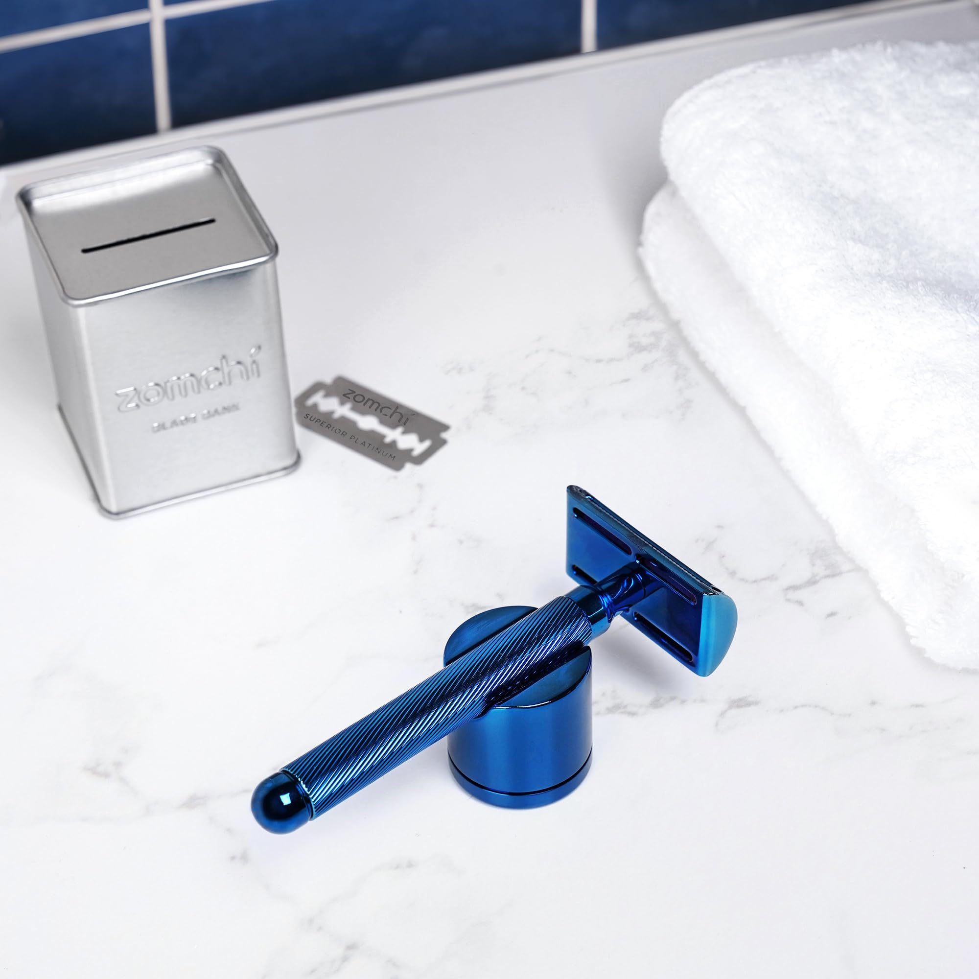 Double Edge Safety Razor with Stand, Version 2.0 Includes 10 Blades