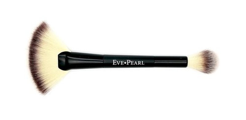 EVE PEARL Ultimate Face Compact | 204 Dual Fan Brush & Contour Palette for Medium to Deep Skin