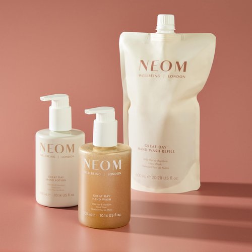 Neom Great Day Exfoliating Hand Wash, 300ml IWild mint and mandarin I Blended with orange peel to exfoliate I 100% Recyclable Bottle I Refillable