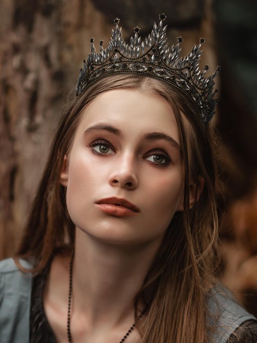 SWEETV Tiaras and Crowns for Women, Wedding Tiara for Bride, Rhinestone Queen Crown, Crystal Costume Hair Accessories for Birthday Prom Quinceanera Celebration (Black 02)