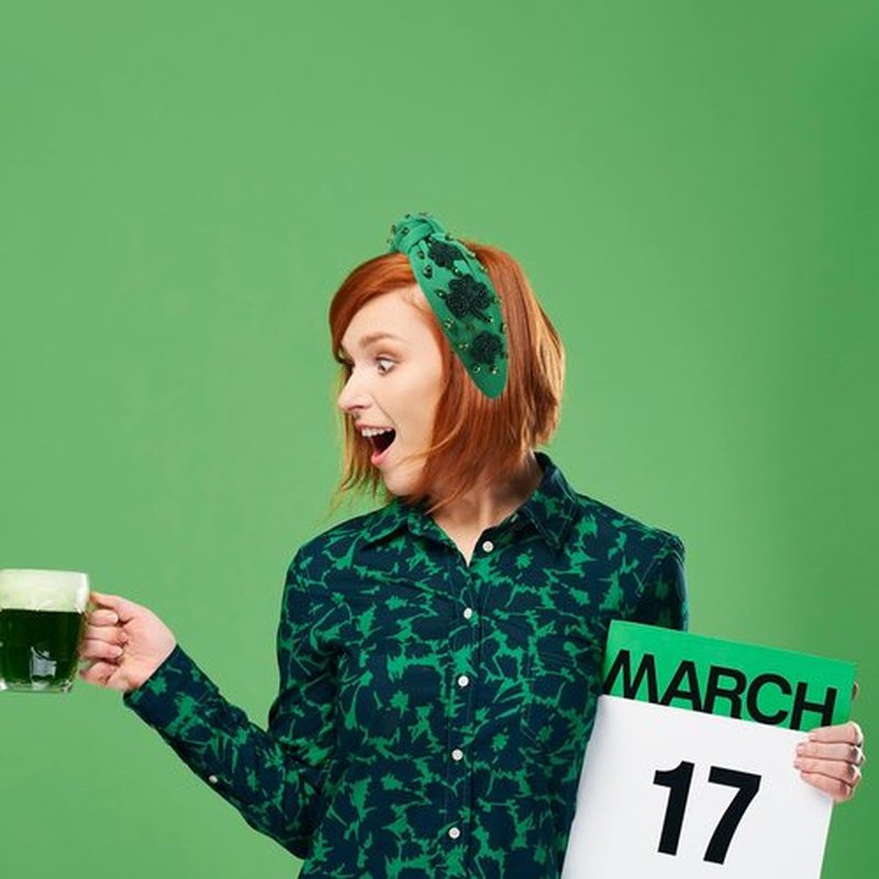 mokkia St.Patrick’s Day Headband Accessories Outfits for Women Green IRISH Lucky Shamrock Headband Rhinestone Crystal Knotted Headbands Irish Holiday Headwear Party Favors Gifts (Shamrock A)