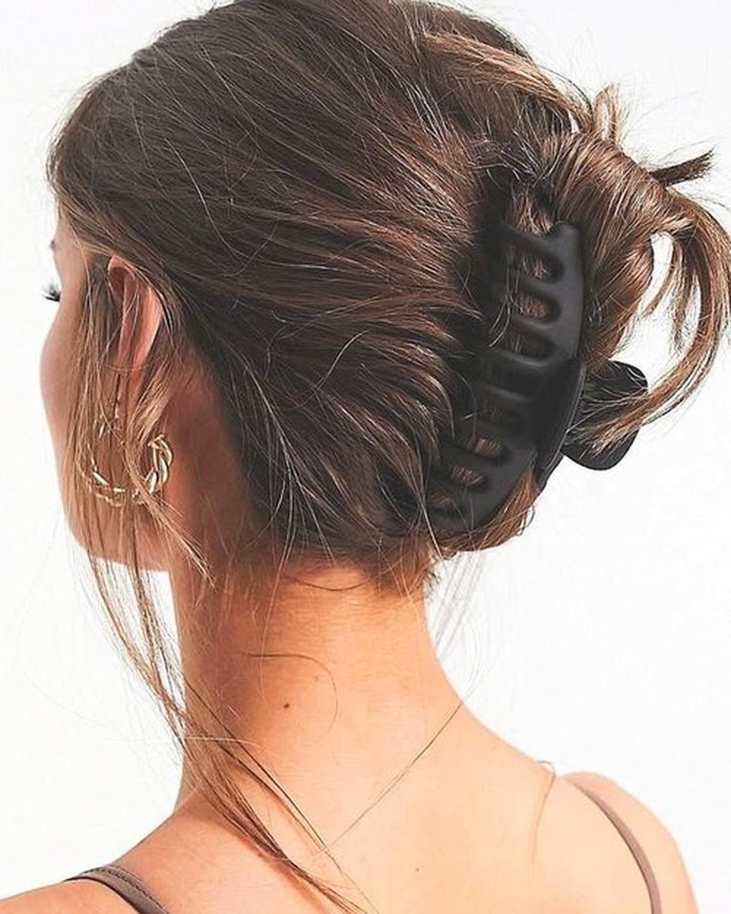 3.5'' Medium Hair Claw Clips for Thin and Medium Thick Hair, Strong Hold Hair Clips for Fine Hair, Non-slip Cute Claw Clips for Women and Girls, Extra Lightweight Matte Jaw clips (Black, Tortoise)