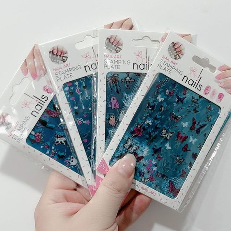4Pcs Gothic Cute Nail Stamping Plate Set - Dark Kawaii Nail Art Templates, Stainless Steel Spooky Sweet Nail Stamp Plates with Skull & Lace Patterns for DIY Print Manicure Salon Design Gift Supplies