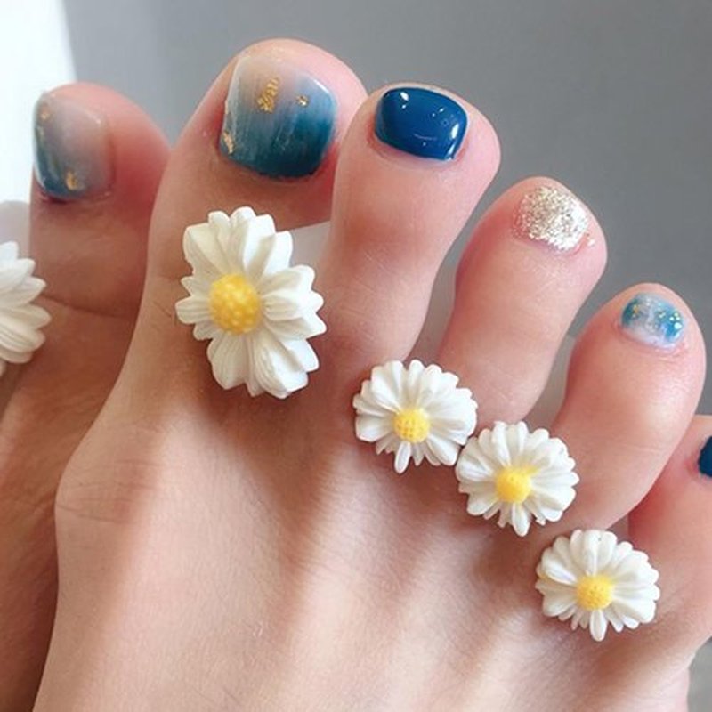 Toe Separators for Nail Polish, 4 Set Toe Spacers for Feet Apply Nail Polish During Pedicure (Rabbits,Daisy Flower,Diamond)