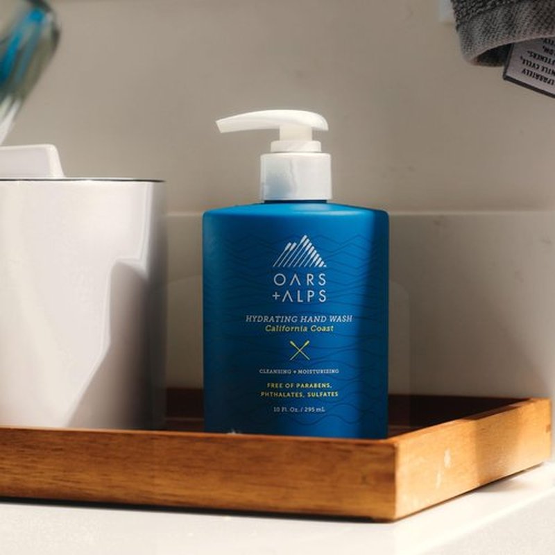 Oars + Alps Hydrating Liquid Hand Soap, Made with Coconut Oil & Aloe Vera to Moisturize Dry Hands, Gentle Hand Wash with Vitamin E, Cruelty Free, Paraben Free, California Coast Scent, 10oz