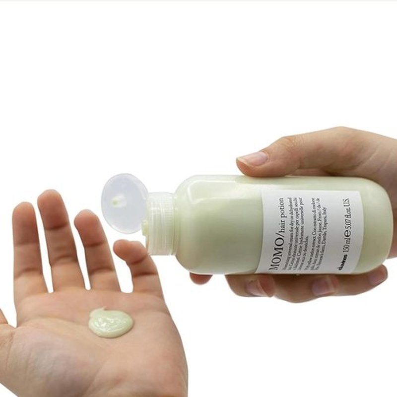Davines MOMO Potion Leave-In Combing Cream - Hydrating Formula for Dry Hair with Melon Extract, 5.07 Fl Oz