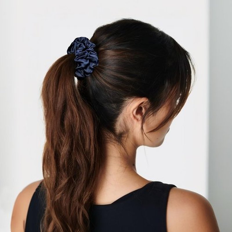 8 Pack Bridesmaid Gifts Satin Bridesmaid Scrunchies Soft Hair Ties Bachelorette Party Favors Hair Accessories for Women Bridesmaid Proposal Gift (Gradient Blue)