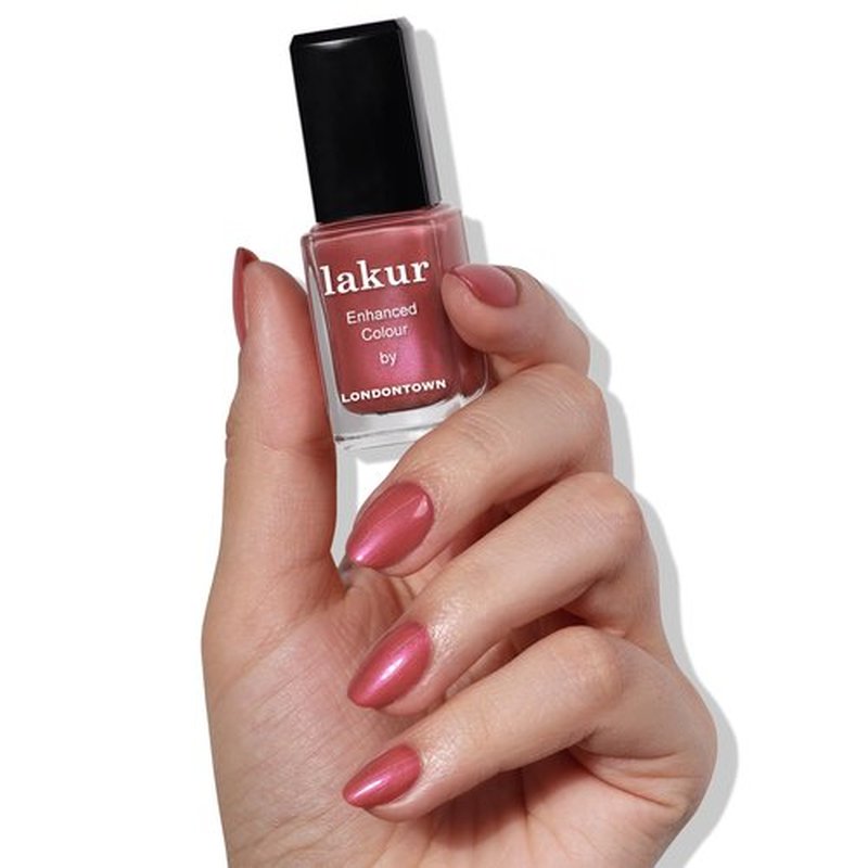 LONDONTOWN lakur Nail Polish - Chip-Resistant, Non-Toxic, Conditions & Hydrates Nails Glossy Flushed Red Chrome, Slopeside, .40 fl oz