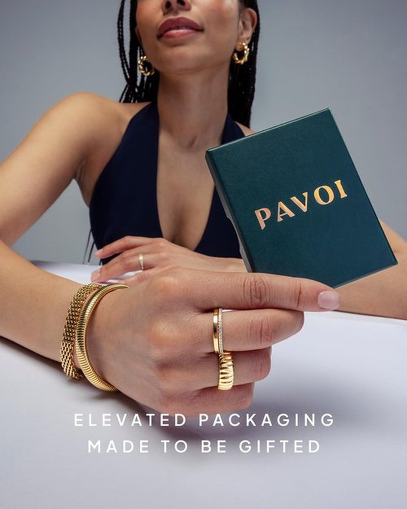 PAVOI 14K Yellow Gold Plated Waterproof Chunky Heart Metal Hair Cuff for Women - Stainless Steel Statement Ponytail Cuff Fashion Accessories - Valentines Day Stretchy Gold Hair Ties for Ponytails