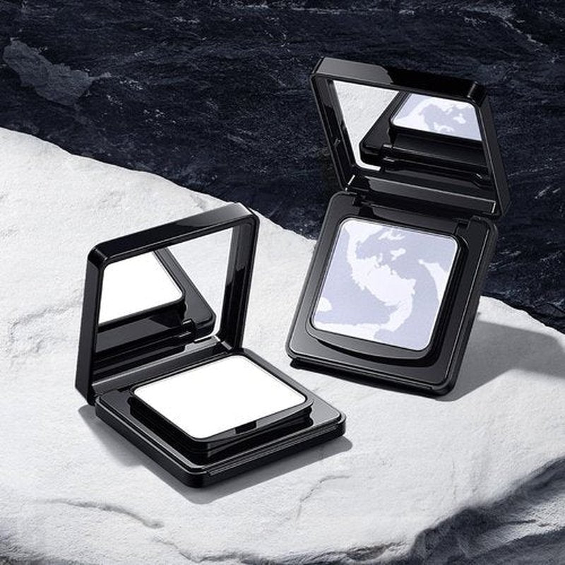 CARSLAN Waterproof Face Pressed Powder Compact, 24H Longlasting Oil Control Pressed Setting Powder Talc-Free Makeup, Shine Free, Poreless, Smooth, 01 Translucent for dry&com skin (0.28Oz)