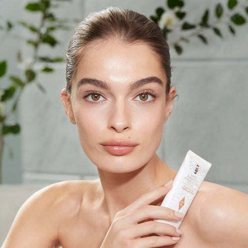 Charlotte Tilbury Super Radiance Face Exfoliator - Gentle Exfoliating Mask with Salicylic & Glycolic Acid | Refines Pores & Boosts Glow