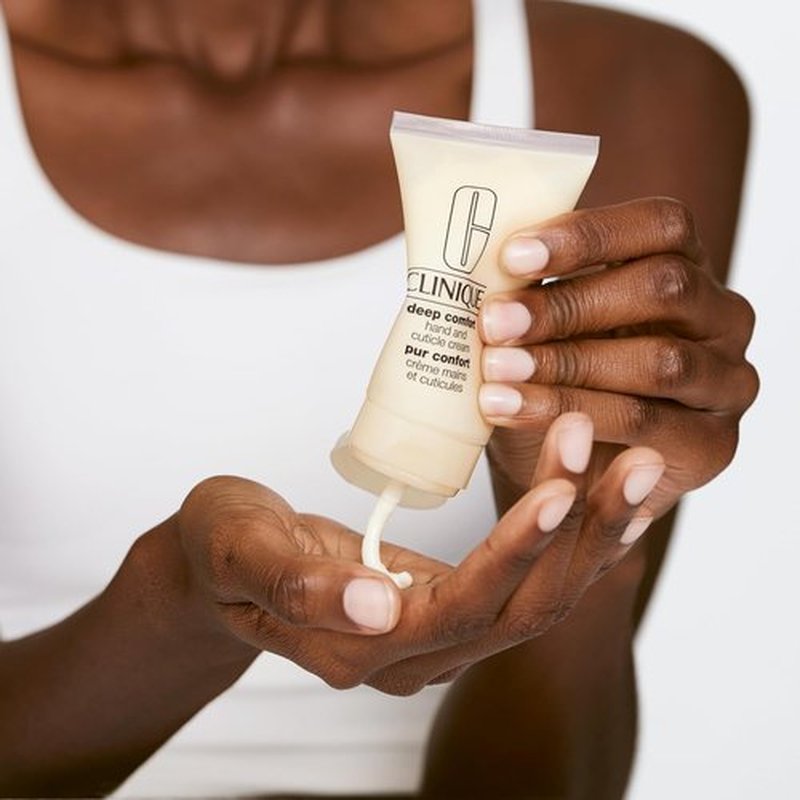Clinique Daily Deep Comfort Hand Cream - Hydrating Formula with Hyaluronic Acid & Glycerin | 2.6 Fl Oz