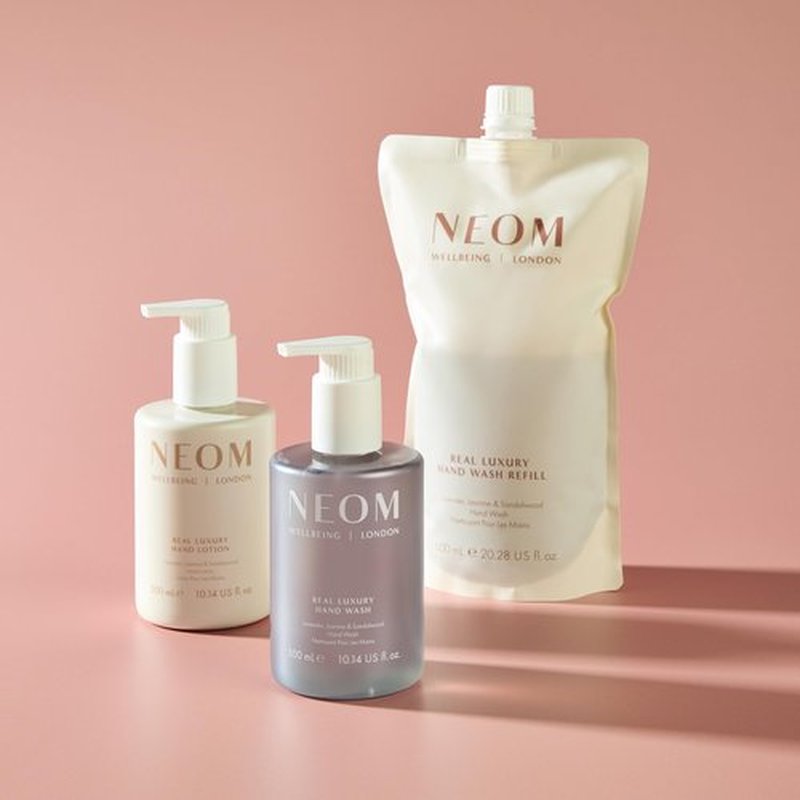 Neom Real Luxury Hand Wash, 300ml | Lavender, Jasmine & Sandalwood I 100% natural fragrances I Cleanses, softens, and replenishes I Refillable