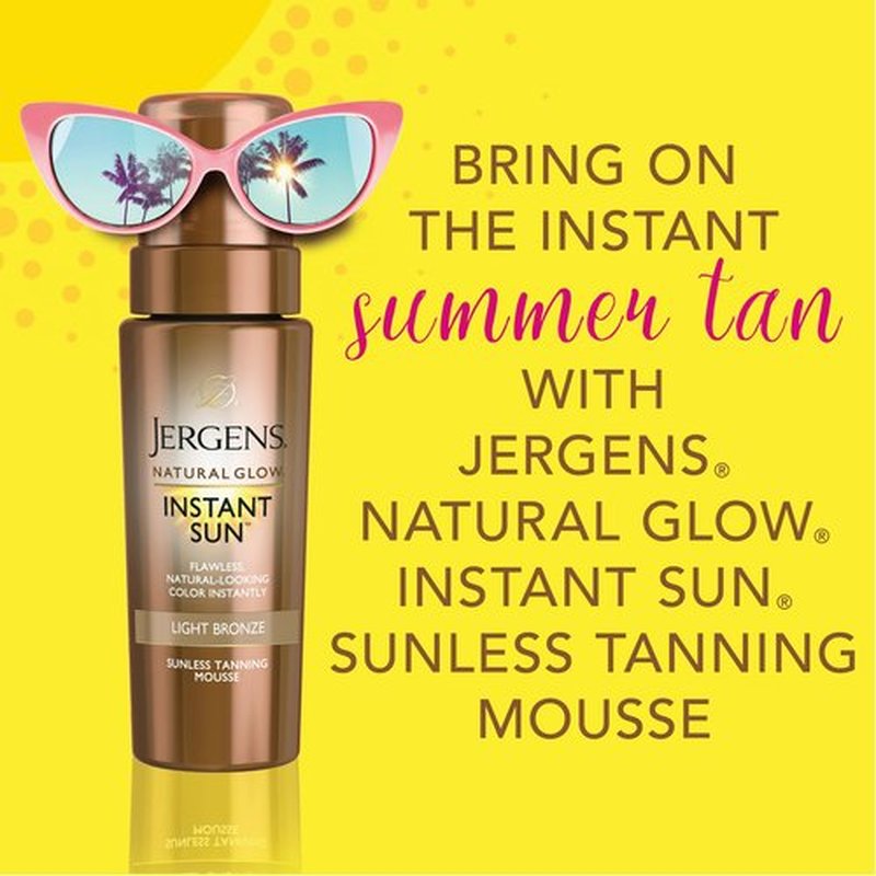 Jergens Natural Glow Instant Sun Bundle: Light Bronze Sunless Tanning Mousse, 6oz Bottle and Applicator Mitt