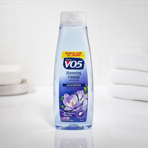 Alberto VO5 - Blooming Freesia Moisturizing Shampoo - Hydrating Formula with Coconut Milk & Biotin - 15 oz