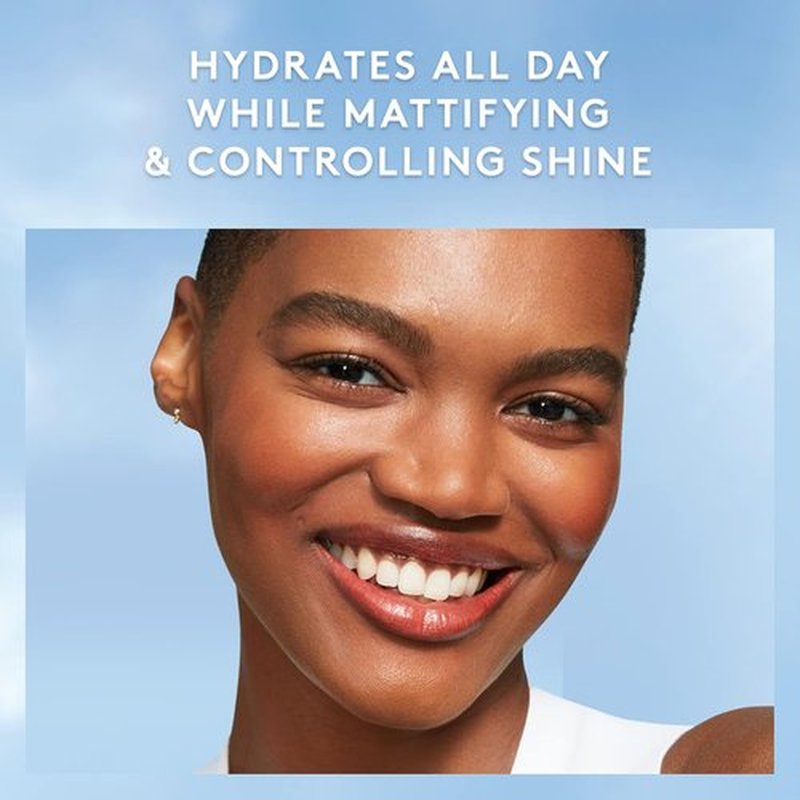 COVERGIRL Clean Fresh Oil-Free Moisturizer - Mattifying Formula, 2.0 Oz for Fresh Skin
