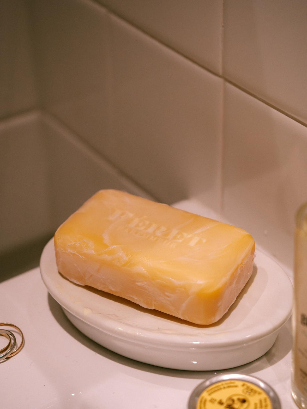 Feret Parfumeur Paris 1900 Natural Bar Soap - Honey Soap Bar for Face, Hands & Body, Moisturizing Shea Butter & Olive Oil for Sensitive Skin, Creamy, Gentle Lather, Made in France - 125g