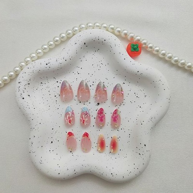 Summer Press on Nails Short Almond Fake Nails with 3D Starfish Pearl Designs Blue French Tip Nails Press ons Glossy Glue on Nails Gradient Acrylic Nails Nude Stick on Nails for Women 24Pcs
