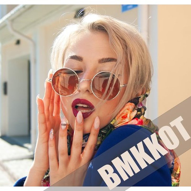 BMKKOT Juneteenth Press on Nails Short Fake Nails Black Liberation History Day Design Glue on Nails 19th of June French Tip False Nails Square Acrylic Nails for Women Juneteenth Nails Decoration 24Pcs