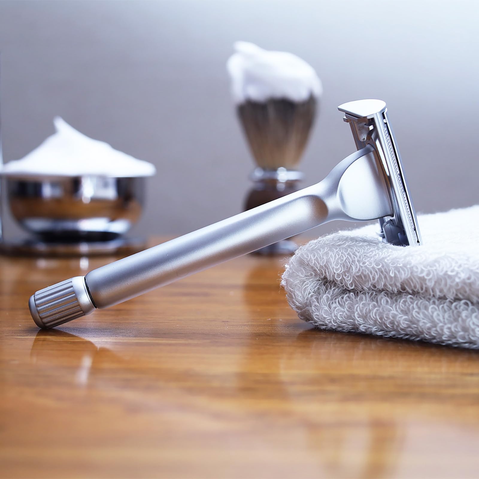 Magyfosia Classic Long Handle Heavy Weight Butterfly Open Double Edge Safety Razor for Men & Women with 10 Stainless Steel Blades,Smooth and Clean Shave Machine,Unique Gifts for Him
