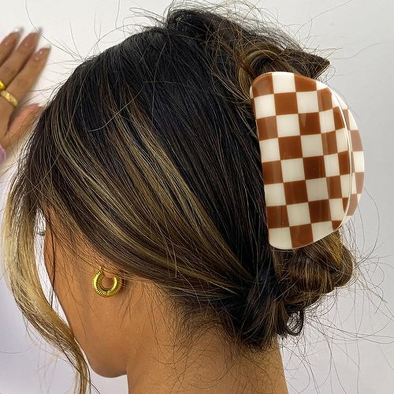 CHANACO Checkered Claw Clip 4 Pcs Checkered Hair Clip Large Claw Clips for Thick Hair Brown Tortoise Barrettes Hair Clips for Women Y2K Aesthetics Hair Accessories for Girls