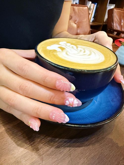 10 Short Almond Handmade Press On Nails | 3D Floral Gradient Color with Cute Starfish & Seashell,New styles for Autumn & Winter | Skip Salon Trips, Easy to Apply & Remove, Reusable (Seafish A02, M)