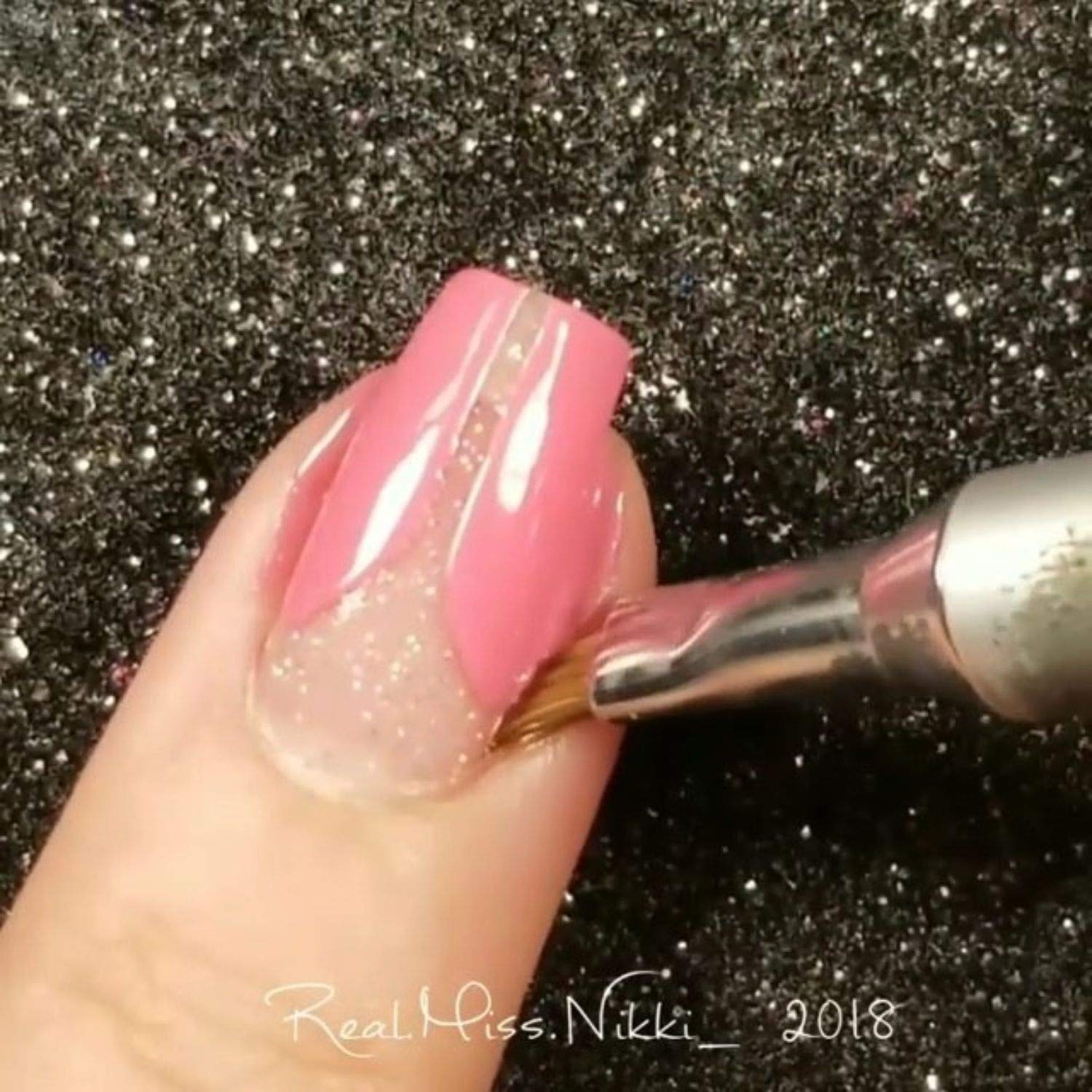 Whats Up Nails - Pure Color #4 Angular Brush for Clean Up Cuticles Skin Around Nail