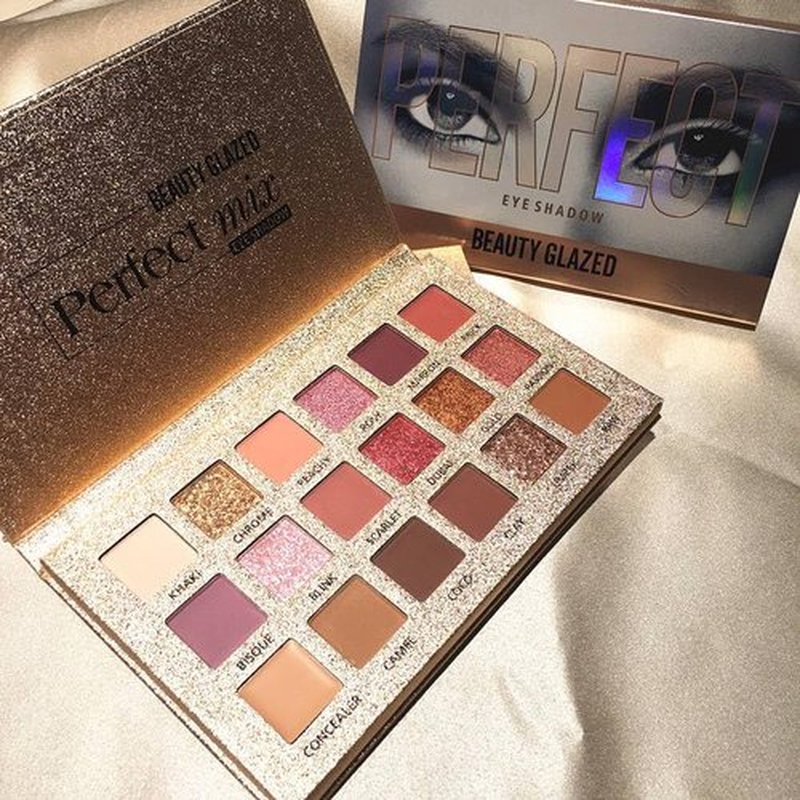 18 Color Natural Eyeshadow Palette – Soft Matte Shimmer & Glitter Finish with Built-In Concealer Shade – Ultra-pigmented Blendable Mauve Brown Nude Eyeshadow Palette, Cream Eyeshadow for Older Women