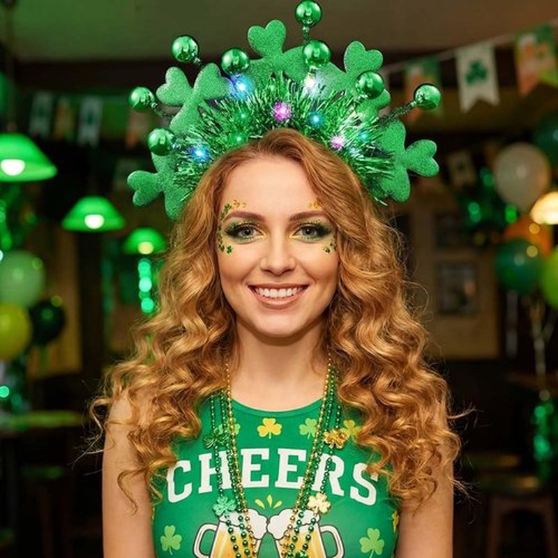 CAKURE Light Up St Patricks Day Headband Green Shamrock Headpiece Irish Day Hair Accessories for Women