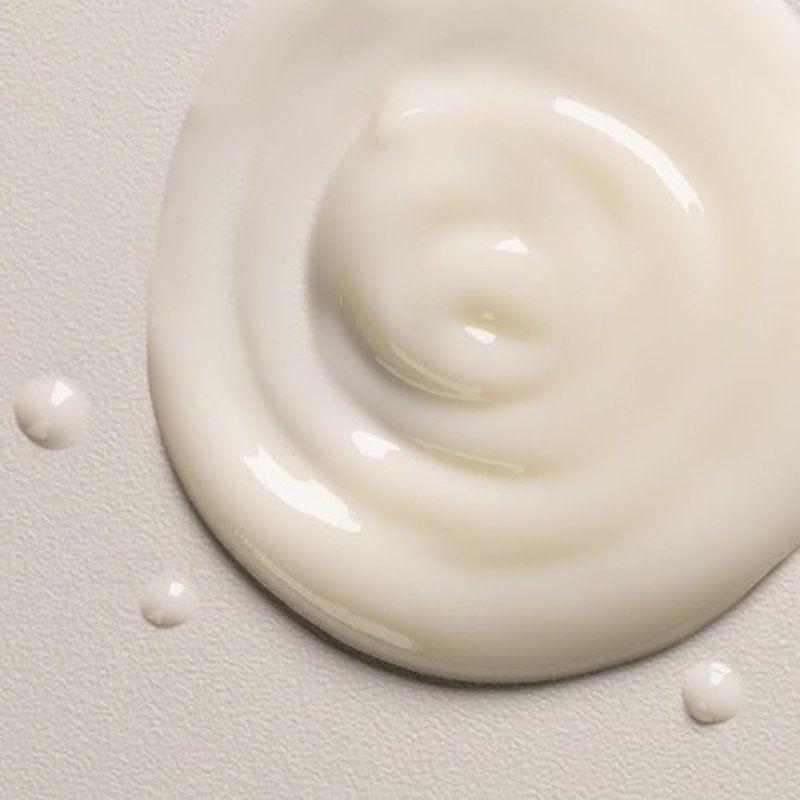 Davines OI All In One Milk - Leave-In Conditioner Spray | Powerful Detangler & Hydrating Treatment | Smooth Frizzy Hair