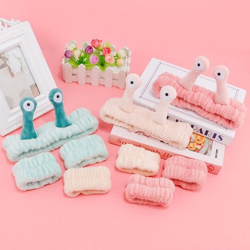 SuPoo Snail Spa Headband and Wristband Set Funny Alien Skincare Headband for Washing Face Puffy Wrist Bands for Women Animal Makeup Head Band Preppy Teen Girl Gifts Trendy Stuff Hair Accessories 9PCS