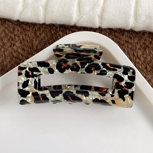 Textention 4 Inch Tortoise Hair Claw Clips, Large Acrylic Banana Barrettes Jaw Clips, Fashion Strong Hold Leopard Print Stylish Hair Accessories for Women Thin Thick Hair (2pcs)